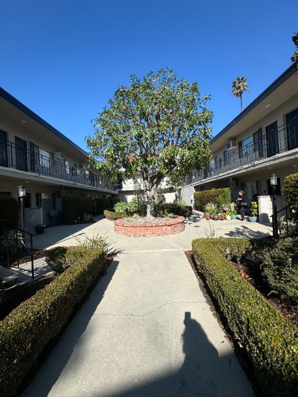 Photo - 999 Locust St Unidad 14