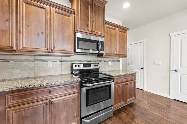 Photo - Gorgeous Townhome in Ridgefield!