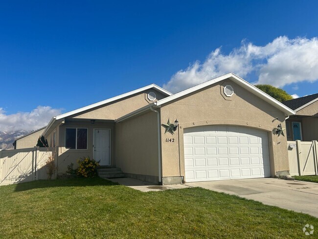 Building Photo - 5 Bedroom 3 Bathroom House in Spanish Fork!