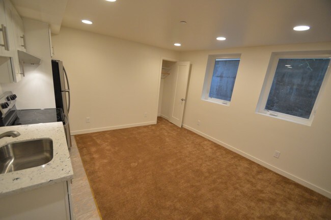 Photo - 215 Pontius Ave N