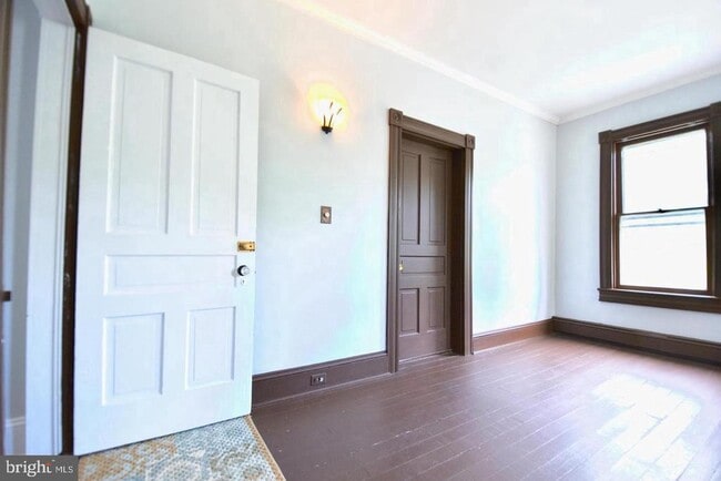 Photo - 205 Oakley St
