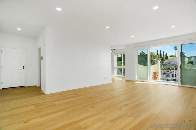 Photo - 3217 Columbia St