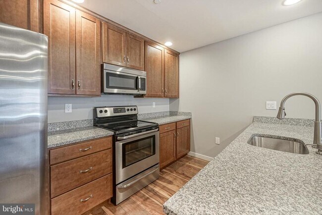 Photo - 140 S 46th St