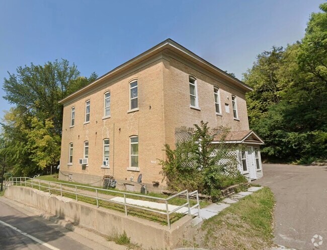Building Photo - 401 2nd St E Unit #4 Rental