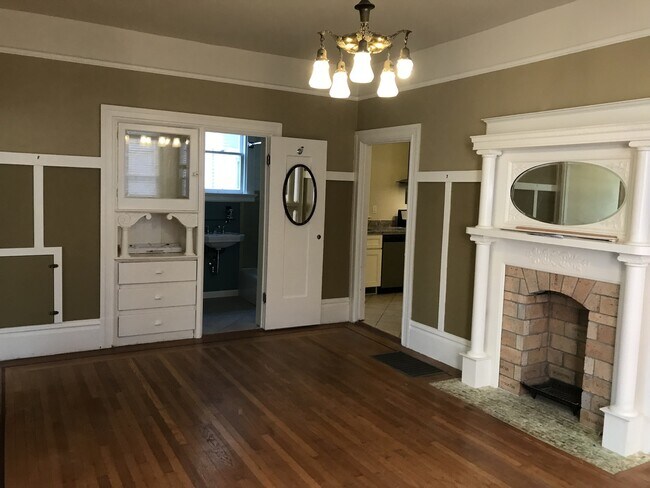 Photo - 1915-1919 Berkeley Way Unidad 1917