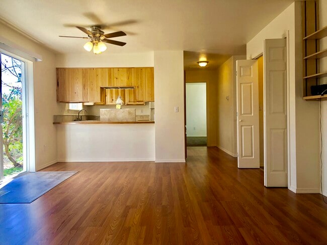 Photo - 589 Van Wey Cir Unit B