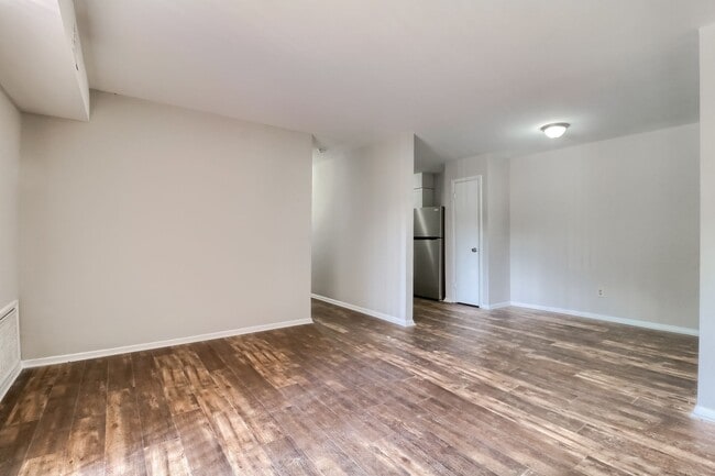 Photo - 1000 Sandlin Pl