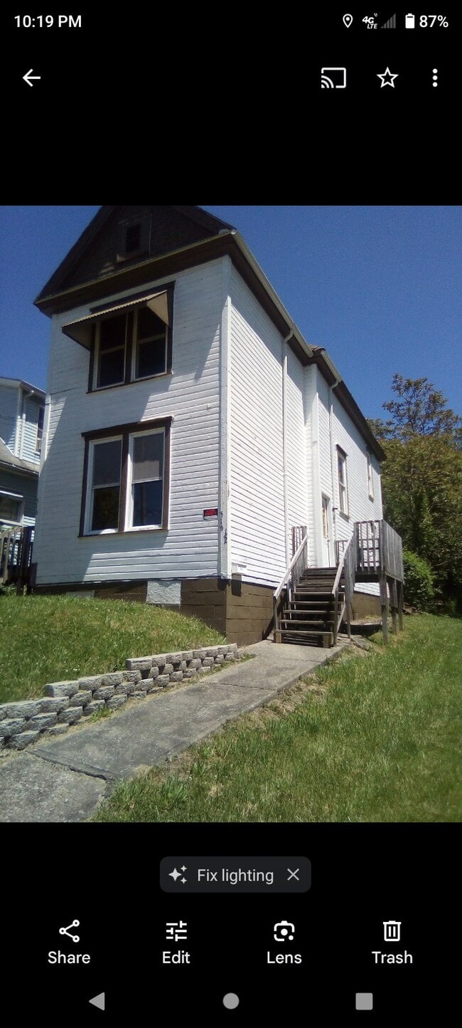 Building Photo - 516 Walnut Ave Unit 1