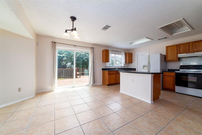 Photo - 1112 Van Horn Way