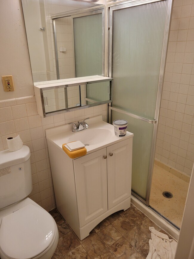 223 East Ave Unit B5