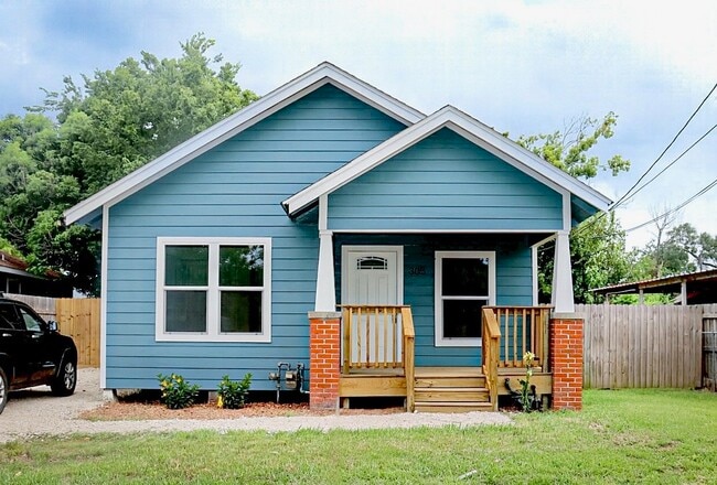 Photo - 305 Stimpson St