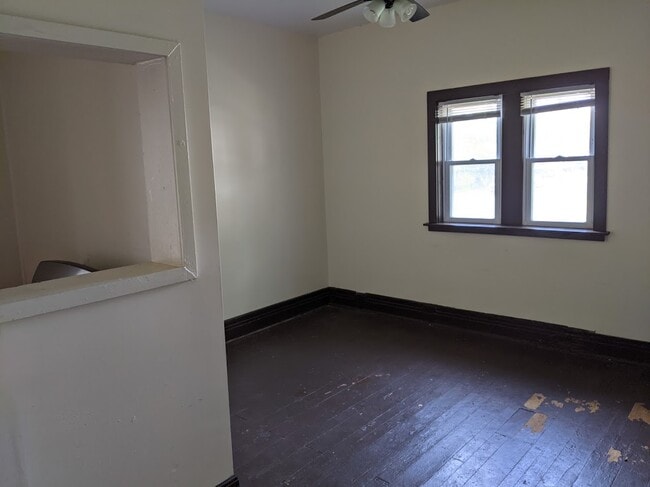 Building Photo - 878 Prospect Ave Unit Front Lower