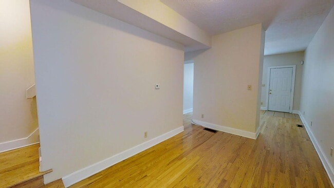 Photo - 1379 Indianola Ave