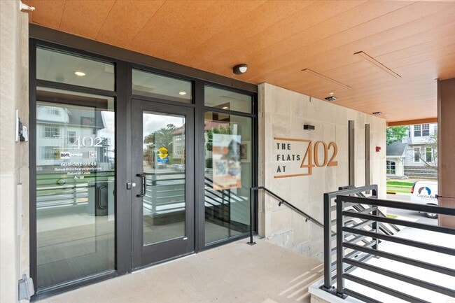 Photo - 402 W Wilson Street
