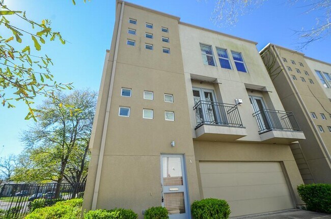 Photo - Stylish Corner Townhome Steps from Parks, Dining & Shopping