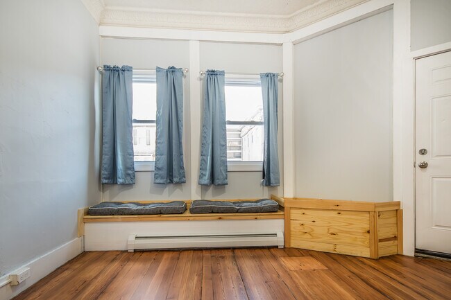 Photo - 230 Marble St Unidad 4