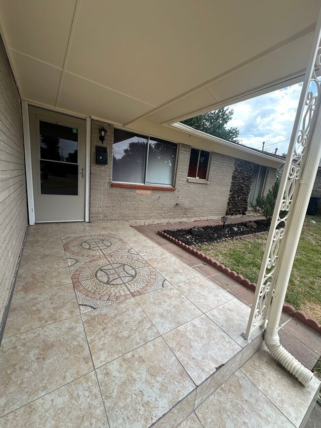 900 Flamingo Ave