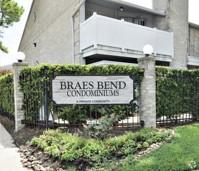 Building Photo - 8267 Creekbend Dr Rental