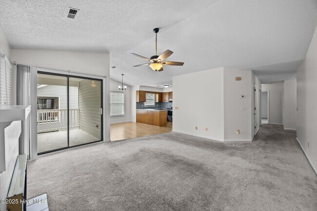 Photo - 123 W Victoria Ct