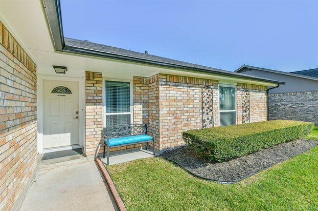 Photo - 3205 Brookhurst Ln