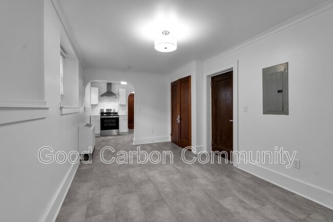 16-42 Chapel Rd