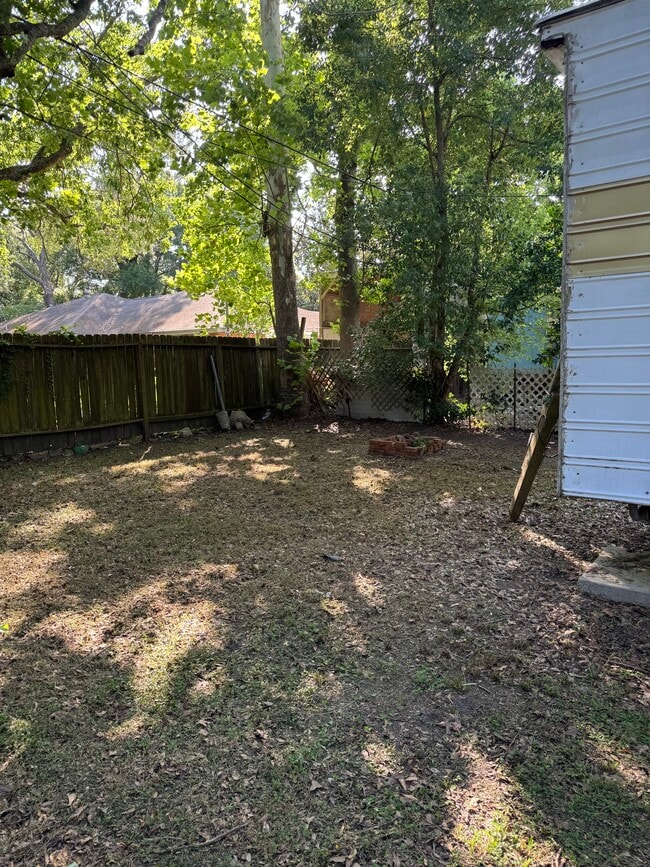 Photo - 1506 Maple St