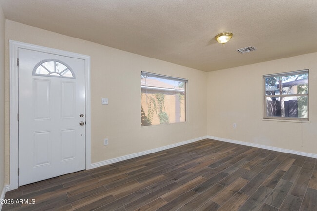 Photo - 1646 E Indianola Ave