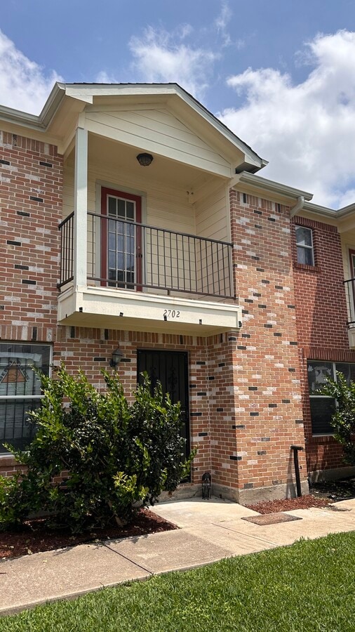 Photo - 2702 Vienna Pl