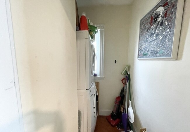 Photo - 19 Eastman St Unit 1