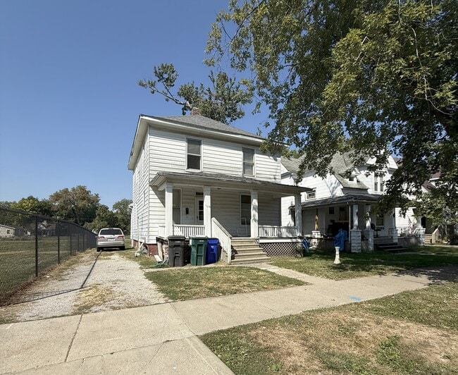 Building Photo - 1235 N Union St