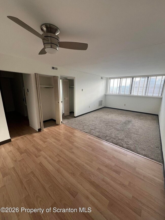 Photo - 220 Linden St