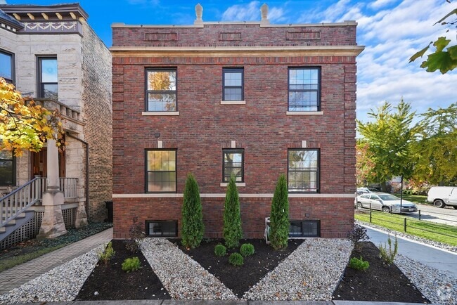 Building Photo - 4153 N Hermitage Ave Unit 2 Rental