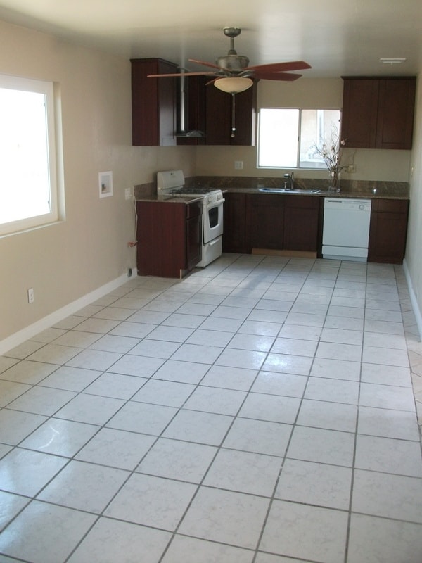 Building Photo - 26001 Juanita St