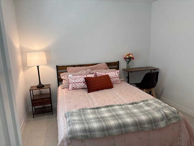 Building Photo - 17269 Cantu Ct Unit A