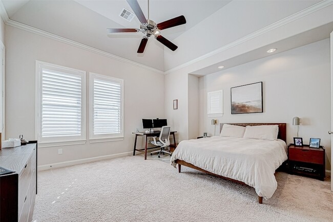 Photo - 2524 Sherwin St