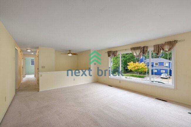 Spacious 4-Bedroom Retreat with 3 Full Baths in the Heart of Redmond – 2,490 Sq Ft of Comfort!