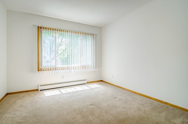 Photo - 2649 Humboldt Ave S