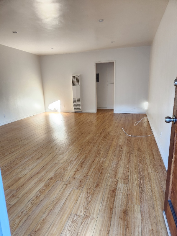 Building Photo - 17620 Burbank Blvd Rental