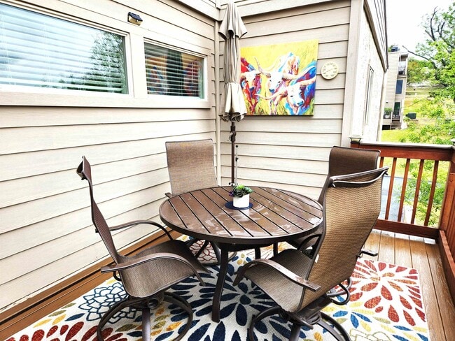 Photo - 304 Hi There