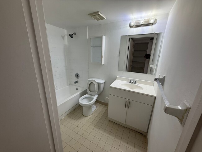 Photo - 5200 NW 31st Ave