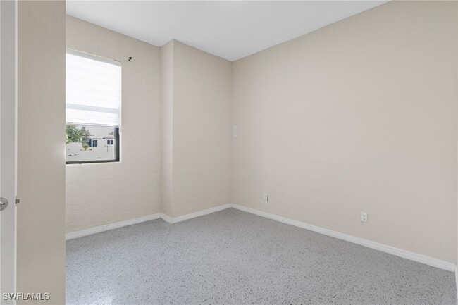 Building Photo - 2740 35th Ave NE