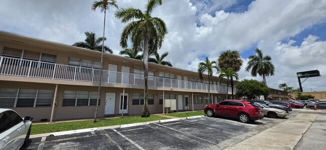 Photo - 230 SW 11th Ave Unit 17