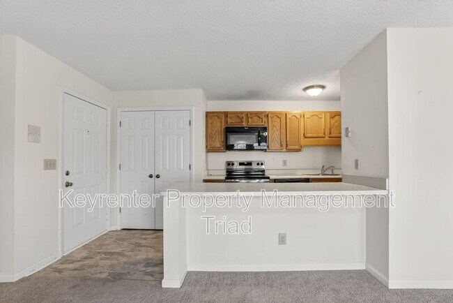Photo - 3701 Cotswold Terrace