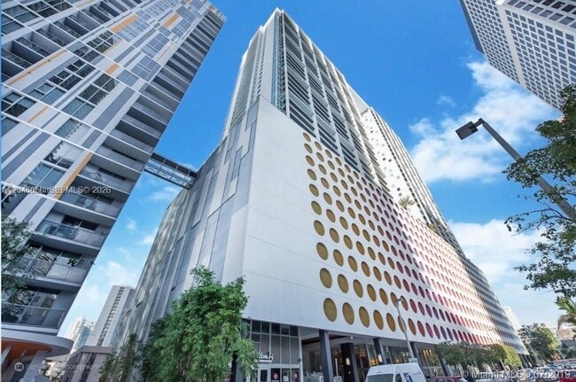 Building Photo - 500 Brickell Ave Unit 2006