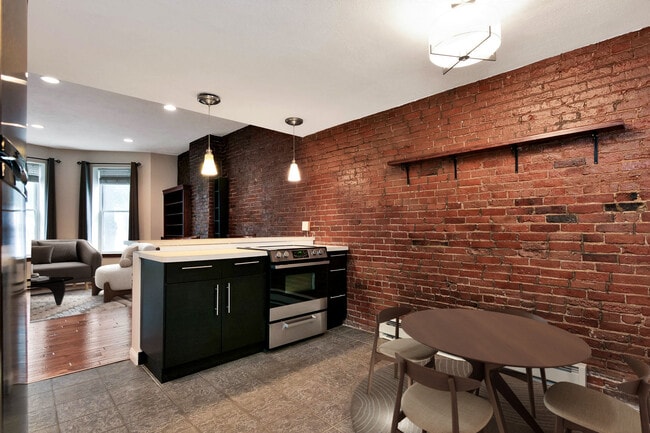 Photo - 383 Meridian St Unidad 1
