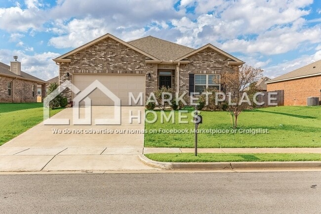 Photo - 15995 Glenncrest Ln House