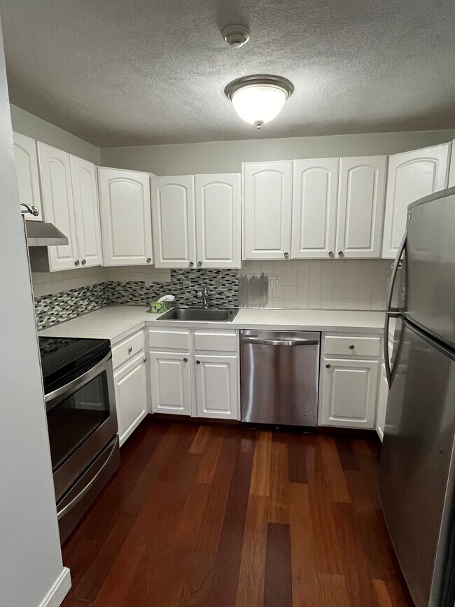 Photo - 383 Langley Rd Unit 3