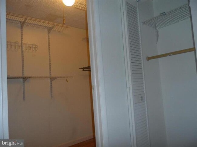 2 BEDROOM, 2 BATHROOM IN THE MID FLOOR UNIT, - 2 BEDROOM, 2 BATHROOM IN THE MID FLOOR UNIT, House