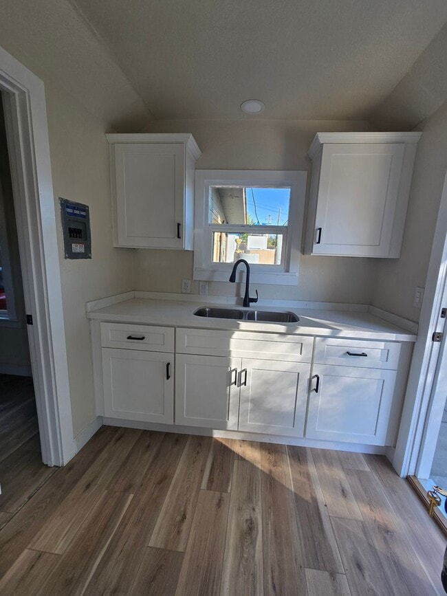 Photo - 1 Br 1 Ba available now