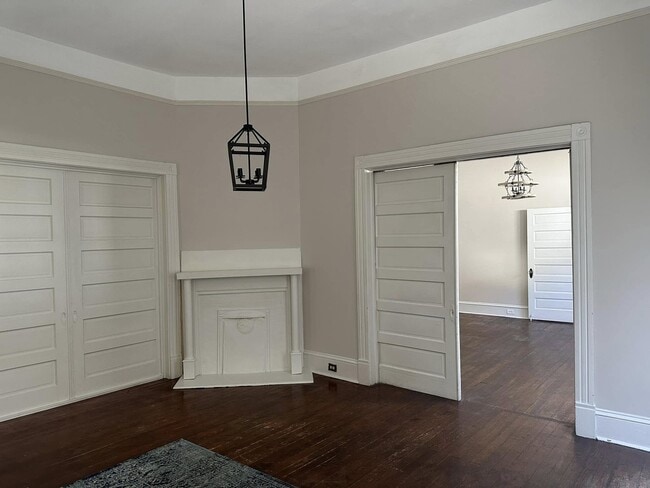 Photo - 2534 NAPIER AVE